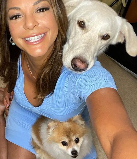 Eva Larue, Puppy Treats, New Photo Download, August 28, Halle Berry, Dog Days, Bingo, Celebrities Female, Selfies