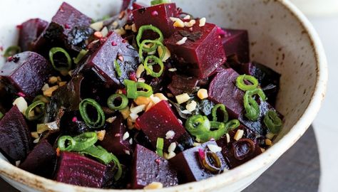 Beet Poke, Poke Recipe, Raw Fish, Red Beets, Detox Soup, Macadamia Nut, Poke Bowl, Crushed Red Pepper Flakes, Macadamia Nuts