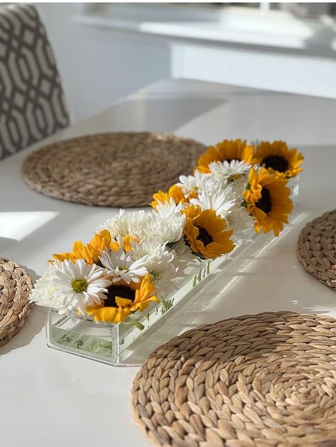 Styling Dining Table, Table Styling Dining, Dining Table Styling, Thanksgiving Decorations Table Setting, Fall Dining Room Table Decor, Thanksgiving Appreciation, Woodsy Baby Showers, Centerpiece For Dining Table, Fall Dining Room Table