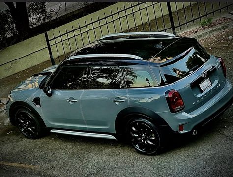 Countryman Mini, Mini Cooper Clubman, Mini Cooper Countryman, Cooper Countryman, Lux Cars, Car Inspiration, Mini Countryman, Mini Cooper S, Mini Cars