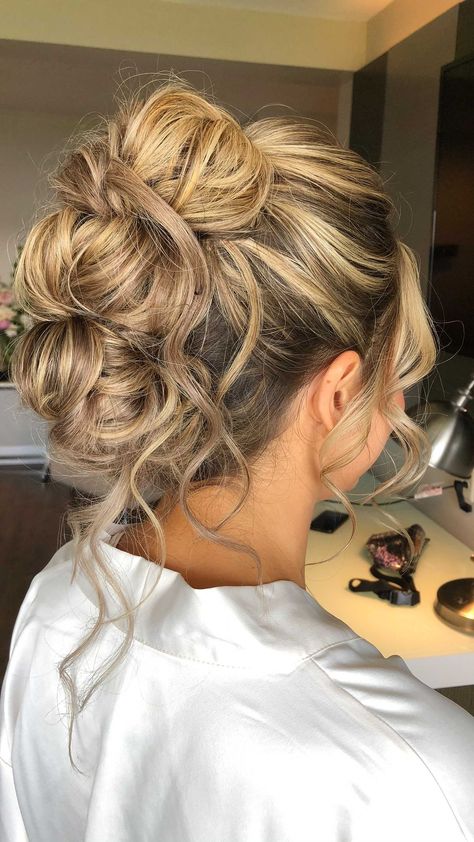 Faux Mohawk Updo Bridal, Messy Bun Faux Hawk, Bridal Faux Hawk, On Trend Updos, Hippie Updo, Trending Updos, Mohawk Updo Wedding, Faux Mohawk Updo, Fauxhawk Updo