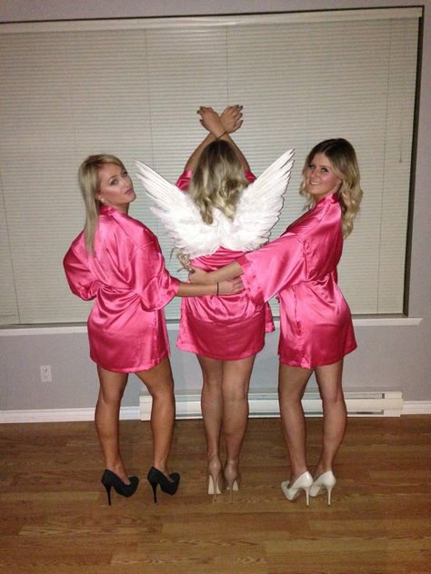 VS angel costume Vs Angel Costume, Victoria Secret Halloween, Victoria Secret Angel Costumes, Angel Costume Diy, Glitter Bra, Angel Halloween Costume, Angel Halloween, Victoria Secret Angel, Angel Halloween Costumes