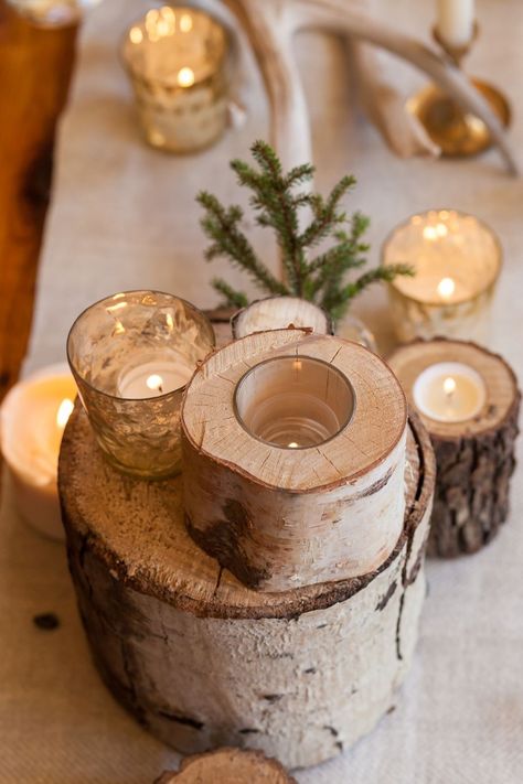 Holiday centerpiece that's perfect for earth signs - the antlers in the background echo Capricorn themes. Wedding Bales, Cheap Wedding Table Centerpieces, Ski Inspiration, Log Centerpieces, Winter Mountain Wedding, Ski Wedding, Nordic Wedding, Mountains Wedding, Winter Centerpieces