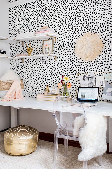 Decorating with Fashionably Chic Black and White Spots | HomeandEventStyling.com Preppy Office Decor, Glam Office Decor, Bureau Design, Home Office Space, Office Inspiration, Home Office Design, My New Room, New Room, Home Office Decor