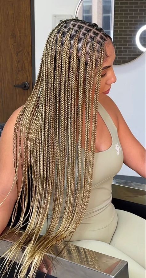 Knotless Braid Styles, Women Cornrows, Braiding Hair Colors, Knotless Braid, Blonde Box Braids, Big Box Braids Hairstyles, Goddess Braids Hairstyles, Blonde Braids, Box Braids Hairstyles For Black Women