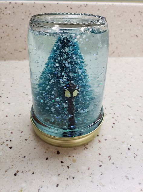 DIY Narnia Snowglobes Narnia Diy, Narnia Crafts, Narnia Decorations, Narnia Lamp Post, Lion Witch Wardrobe, Snow Globe Crafts, Royal Party, Diy Snow Globe, Holiday Dinner Party