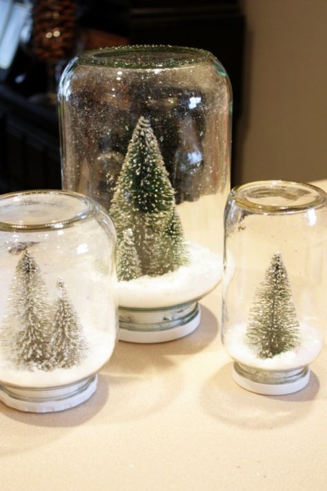 6 DIY Pickle Jar Projects Pickle Jar Crafts Diy, Repurpose Jars, Pickle Jar Crafts, Jam Jar Crafts, Waterless Snow Globe, Diy Snow, Diy Jul, Diy Snow Globe, Pickle Jar