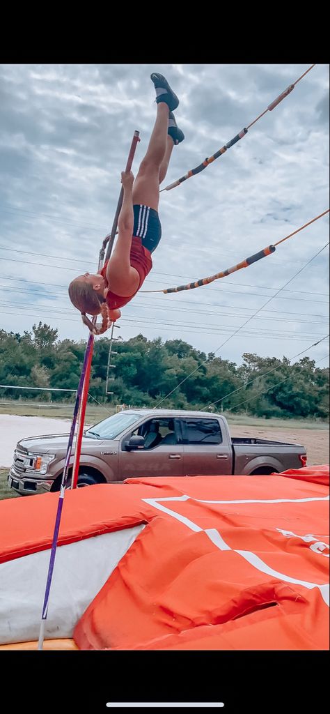 Pole Vault Aesthetic, Vault Aesthetic, Pole Vault Training, Pole Vaulting, Track Pictures, Dream Future, Pole Vault, Team Photos, Birthday List