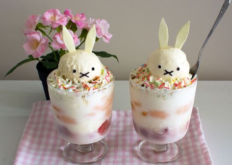 Miffy bunny parfait~ Bunny Parfait, Bunny Ice Cream, Yummy Easter Desserts, Miffy Bunny, Fruit Parfait, Kawaii Dessert, Easter Desserts Recipes, Japanese Dessert, Ice Cream Desserts