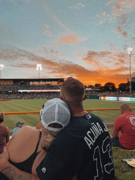 baseball game, date ideas, east date ideas, in love, boyfriend, fiancé, date ideas with fiancé, on a date, baseball game photo shoot, outfit for baseball game, baseball game, Indiana, sunset photo shoot, couple goals Sporty Relationship Goals, Date Idea Pictures, Date Night Ideas Pictures, Couples Date Aesthetic, Dream Date Ideas, First Date Pictures, Couple Goal Dates, Date Pictures Aesthetic, Date Ideas Pictures