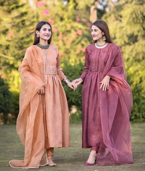 U&K | Content Creator | on Instagram: “Seven ways to style frocks 💓💓 Which look you'll love to recreate 🍇🍇 #fashionforever #fashionblogger #pakistanidress #pakistaniculture…” Pakistani Women Dresses, Pakistani Fashion Casual, Pakistani Dresses Casual, Pakistani Fashion Party Wear, Kurti Designs Party Wear, Simple Pakistani Dresses, Ethnic Outfits, Designer Party Wear Dresses, Stylish Party Dresses