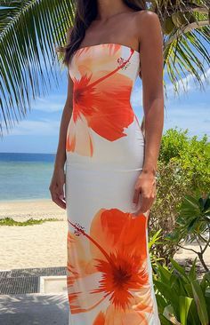 Long Vacation Dresses, By The Beach Outfits, Summer Dresses Fancy, Floral Body Con Dress, Clothes To Wear In Hawaii, Cute Long Summer Dresses, Fitted Dress Outfit Ideas, Love Island Dresses, Hawaiian Inspired Outfit