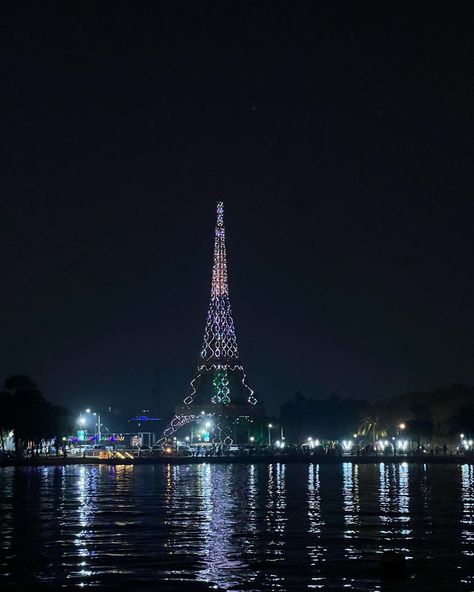 #explore #explorepage #night #fyp #outing #eccopark #kolkata Kolkata Night View, Eco Park, Driving Pictures, Night View, Insta Stories, Kolkata, Drawings, Quick Saves