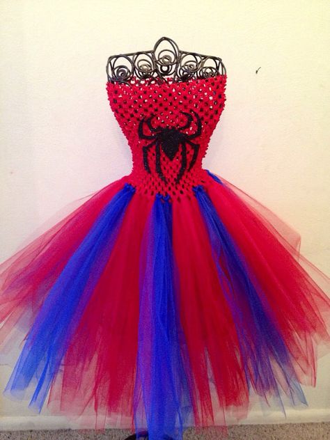 Oh holy crap! For the flower girl in the appropriate heroine! Girls 2T5 SpiderMan tutu dress by LisasTutus on Etsy, $25.00 Girl Spiderman Costume, Spiderman Dress, Costume Spiderman, Spiderman Halloween, Spider Costume, Spiderman Costume, Spiderman Party, Running Costumes, Tutu Dresses