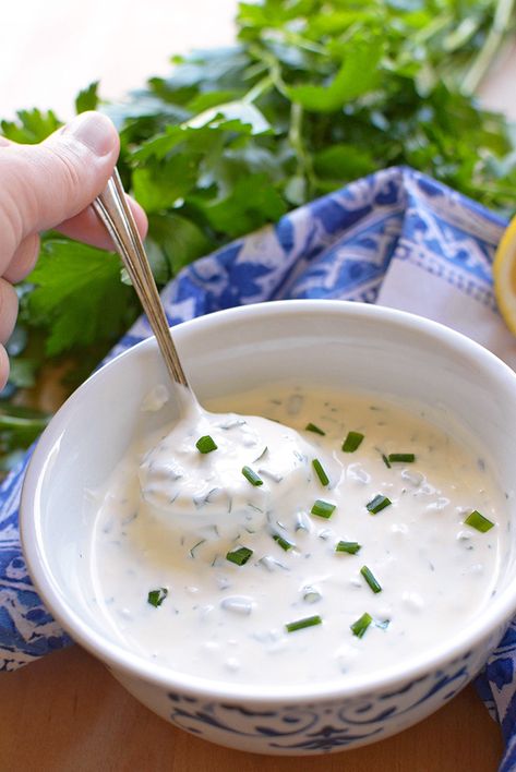 Lebanese Garlic Sauce Best Tartar Sauce Recipe, White Garlic Sauce, Beautiful Meals, Tartar Sauce Recipe, Lebanese Garlic Sauce, Fish Sandwiches, Garlic Sauce Recipe, Homemade Tartar Sauce, Drink Inspiration