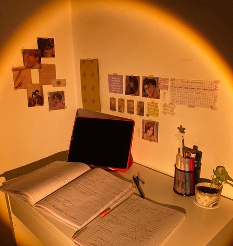 Yellow Desk Decor, Evening Study Aesthetic, Orange Study Aesthetic, Yellow Study Aesthetic, Study Lamp Aesthetic, Desk Lamp Aesthetic, Study Widget, Aaliyah Core, Study Setup