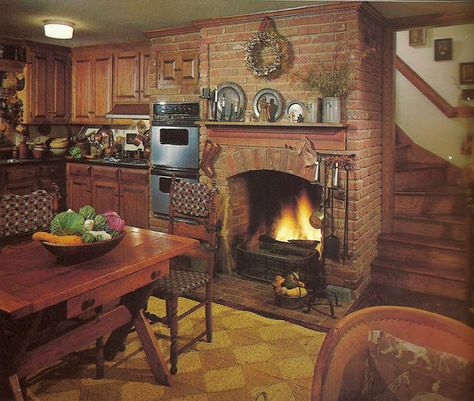 Kitchens I Have Loved Kitchen With Fireplace, Old Fashioned Kitchen, Build A Fireplace, Primitive Homes, Casa Vintage, Colonial Decor, Kitchen Fireplace, Primitive Kitchen, Cozy Kitchen