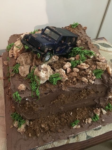 4wd Cake Ideas, Mud Truck Cake, Mudding Birthday Party, Jeep Cakes For Boys, Jeep Cake Ideas Birthdays, Off Road Birthday Cake, Jeep Cake Ideas, Off Road Cake, 4 Wheeler Cake