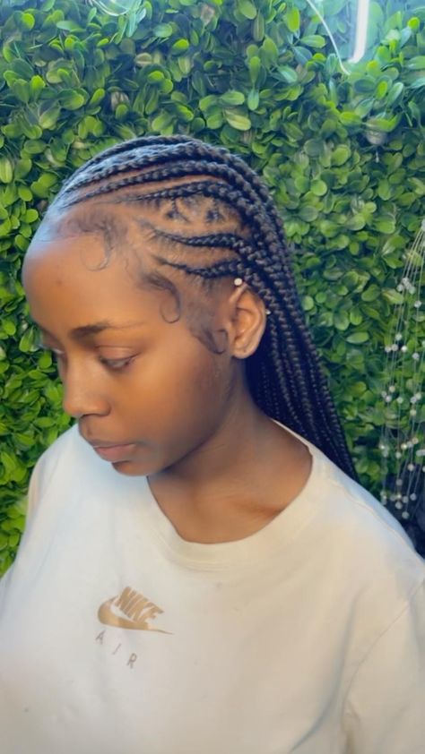 Mommy Hairstyles, Really Curly Hair, 2 Braids, Braid Videos, Braided Hairdo, Hair Brooch, Feed In Braids Hairstyles, Butterfly Locs, Feed In Braids