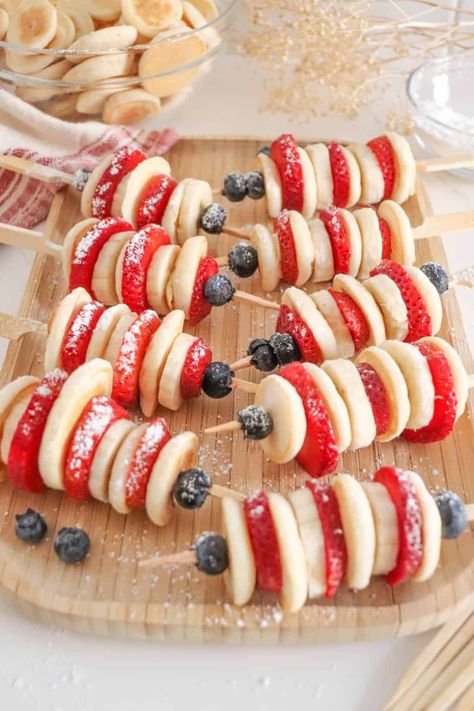 Pancake Skewers, Cinnamon Pancakes, Skewer Recipes, Breakfast Sweets, Mini Pancakes, Strawberry Slice, Homemade Pancakes, Banana Oats, Banana Slice