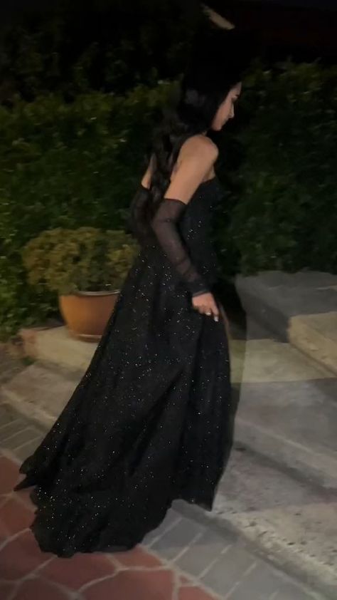 Black Sparkly Prom Dress, High School Dance, Prom Inspiration, Black Sparkly Dress, Sparkly Prom Dress, Gorgeous Prom Dresses, Strapless Dresses, Soiree Dress, Stunning Prom Dresses