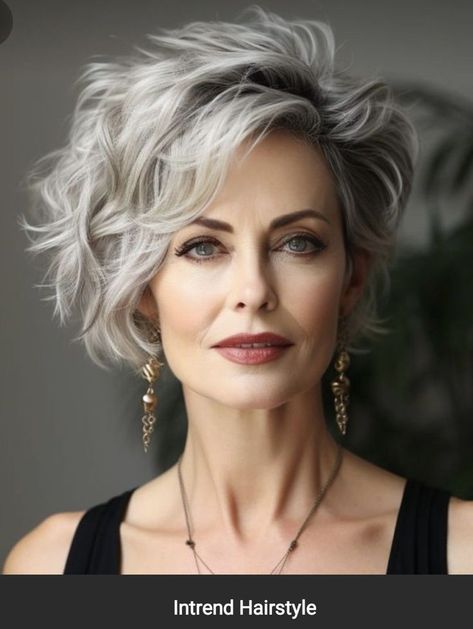 Fauxhawk For Women, New Haircuts For Women, Beautiful Gray Hair, Corte Bob, Messy Short Hair, Short Grey Hair, Short Wavy Hair, Short Wavy, Penteado Cabelo Curto