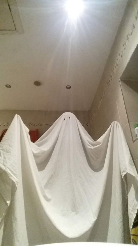 Bedsheet Ghost Costume, Ghost Bedsheet, Sheet Ghost Costume, Bedsheet Ghost, Ghost Bed, Painting Costume, Sheet Ghost, Witch Costumes, Devil Costume