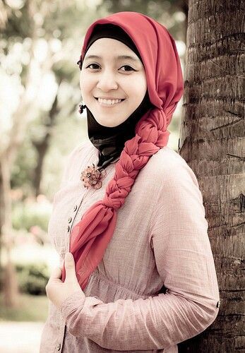 Hijab kepang Hijab Braid, Hijab Styling, Hijab Ideas, Moodboard Inspo, Hijab Outfits, Hijab Girl, Muslim Outfits, Hair Cover, Project Runway