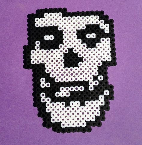 Misfits Fiend, Crimson Ghost, Horror Crafts, Perler Creations, Pixel Beads, Melty Bead Patterns, Easy Perler Beads Ideas, Perler Art, Perler Bead Templates