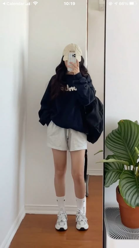 Boyish Outfits, Korean Outfit Street Styles, Casual College Outfits, Korean Casual Outfits, Tomboy Style Outfits, Ootd Ideas, Korean Casual, Swaggy Outfits, Tomboy Fashion