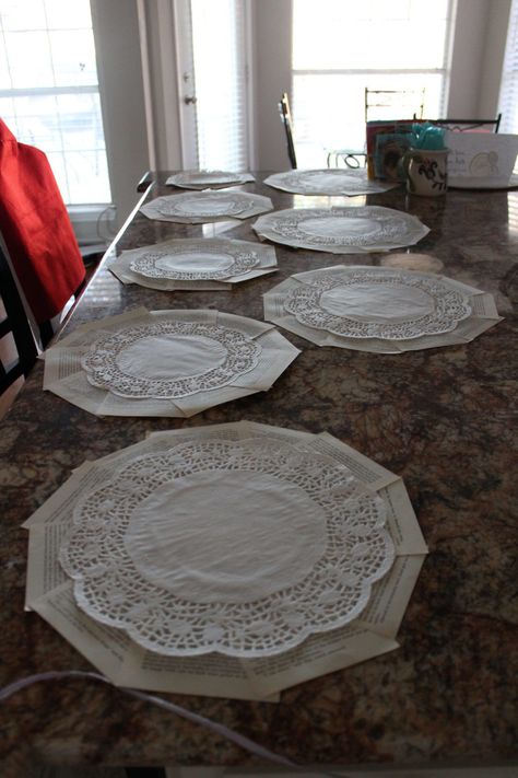 Book Page Placemats, Library Themed Party, Doily Placemats, Library Party, Tea Party Games, Diy Placemats, Doilies Crafts, Recycled Books, Ladies Luncheon