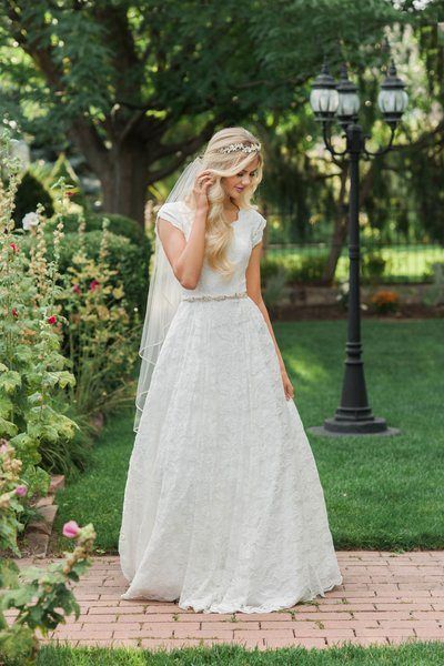 Stile Casual Chic, Modest Wedding Gowns, Modest Wedding, A Wedding Dress, Beauty Dress, Summer Wedding Dress, Modest Wedding Dresses, Plus Size Wedding, Elegant Wedding Dress