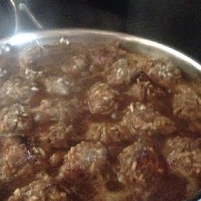 Very easy meal idea, made with boxed Rice-A-Roni, packaged brown gravy and 1 pound ground beef. Everyone loves this easy homecooked recipe. Ricearoni Recipes, Porcupine Meatballs Recipe, Porcupine Meatballs, Rice A Roni, Meatball Recipes Easy, Beef Gravy, Meatballs Easy, Just A Pinch Recipes, Homecooked Meals