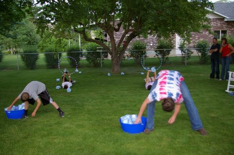 Yard Olympics, Family Olympics, Party Games For Teens, Kids 4th Of July, Picnic Games, 4th Of July Games, Outdoor Party Games, Reunion Games, Minute To Win