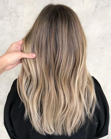 Sweet Cream ♥️ Dirty Blonde Hair Straight, Highlights On Dirty Blonde Hair, Dirty Blonde Balayage, Blonde Hair Straight, Cream Blonde Hair, Blonde Hair Balayage, Balayage Straight, Baylage Hair, Balayage Straight Hair