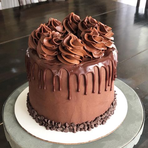 Ganache Drip Cake, Chocolate Ganache Drip Cake, Cake Chocolate Ganache, Cake Ganache, Chocolate Ganache Drip, Ganache Drip, Cake Inspo, Drip Cake, Pretty Birthday Cakes