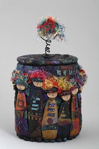 Textile Vessels, Embroidered Boxes, Fabric Vessels, Fibre Artist, Dimensional Embroidery, Clay Box, Art Boxes, Fabric Box, Fabric Bowls