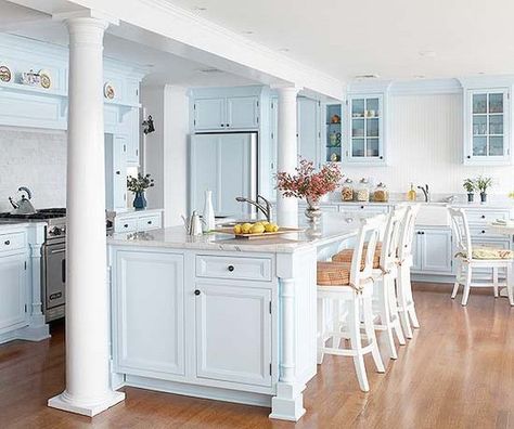 cottage-kitchen-ideas7 Pale Blue Kitchen, Blue Kitchen Designs, Cottage Kitchen Design, Cottage Style Kitchen, Painted Kitchen Cabinets Colors, Blue Kitchen Cabinets, Estilo Shabby Chic, Kitchen Colour Schemes, Cottage Kitchens