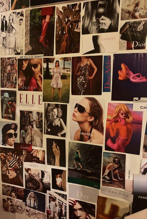 Magazine collage wall room deco vogue models aesthetic inspo Vogue Aesthetic Bedroom, Collage Wall Room, Ideas Decoracion Salon, Vogue Aesthetic, Diy Collage, Magazine Wall, Collage Foto, Vogue Models, Vintage Cartoons