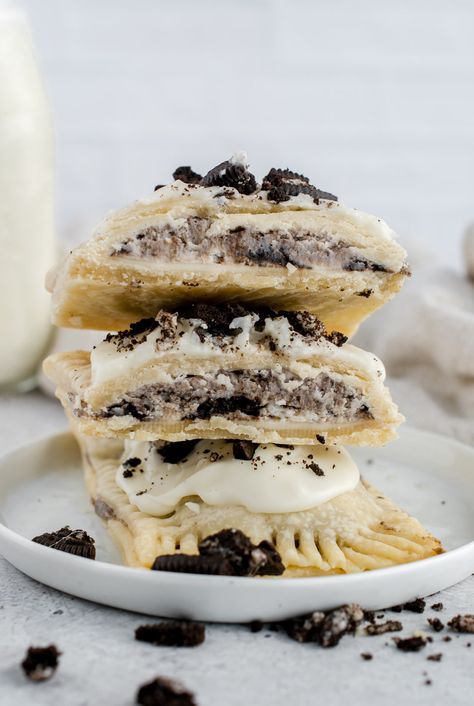 Oreo Pop Tarts, Homemade Pop Tarts Recipe, Cream Cheese Oreo, Cottage Bakery, Poptart Recipe, Homemade Foods, 2024 Recipes, Pop Tart, Muffin Man