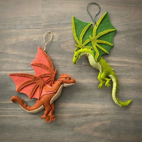 Lexie Just (@countershading_art) • Instagram photos and videos Felted Dragon Tutorial, Needle Felted Dragons, Felt Dragon Simple, Goblin Town, Felt Dragon Ornament, Dragon Applique, Dragon Ornament, Steampunk Dragon, Harry Potter Quilt