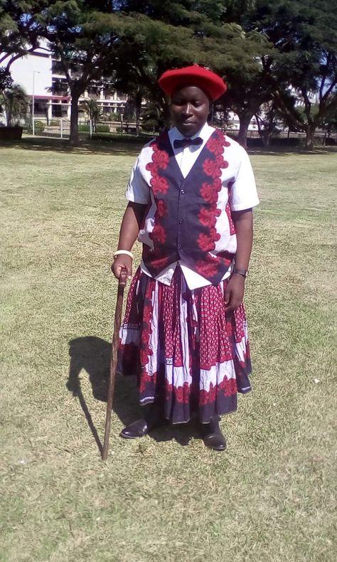 TheTraditional attire of the Lozi men of Western Zambia. Musisi Dress, Mens Outfits Casual, African Maternity, African Maternity Dresses, Fashion Traditional, Folk Dress, African Fashion Traditional, Folk Dresses, Traditional Attire