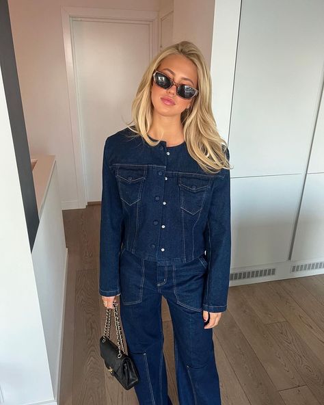 Satijnen Blouses, Look Jean, Denim On Denim, All Jeans, The Collective, Stockholm Fashion, Outfit Look, Mode Inspo, Looks Vintage