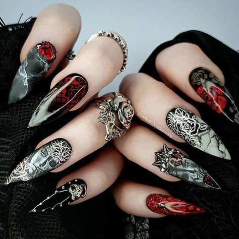 Vampire Bride Halloween nail design Scary Halloween Nails Design, Makeup Corrector, Gothic Nail Art, Coffin Halloween, Vampire Nails, Fall Acrylic, Witchy Nails, Gothic Nails, Baddie Nails