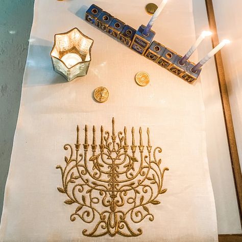 Channukah Party, Jewish Embroidery, Jewish Decorations, Hannukah Decorations, Hanukkah Traditions, Feasts Of The Lord, Hanukkah Decor, Jewish Crafts, Hanukkah Crafts