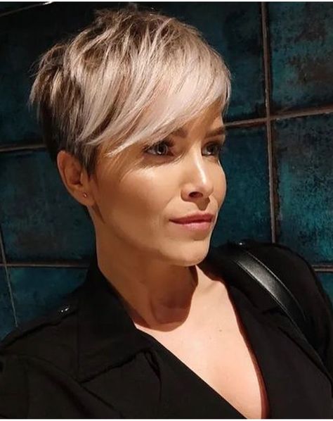 Pixie Cut With Long Bangs, Pixie Bob Hairstyles, Pixie Cut With Bangs, Short Hair Pixie Cuts, Sassy Hair, Long Bangs, Short Bob Haircuts, Short Pixie Haircuts, Short Hair Haircuts