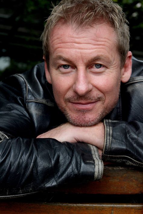 Richard Roxburgh.. actor Dracula Actor, Richard Roxburgh, League Of Extraordinary Gentlemen, Australian Actors, Cinema Posters, Aging Beautifully, Hollywood Actor, Most Beautiful Man, Good Looking Men