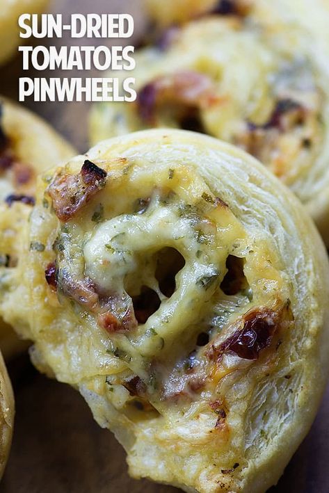 I love trying new pinwheels recipes and this one is full of sun-dried tomatoes and melty Havarti cheese! Sun Dried Tomato Appetizer, Sun Dried Tomato Pinwheels, Sun Dried Tomato Bread Recipes, Sundried Tomato Puff Pastry, Sun Dried Tomato Spread, Party Snacks Easy, Pinwheel Recipes, Appetizers Easy Finger Food, Party Dishes