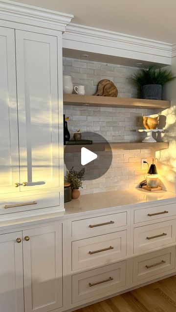 White And White Oak Kitchen, Two Tone Kitchen Cabinets Wood And White, Light Maple Kitchen Cabinets, Warm White Cabinets, White Kitchen Cabinet Design, Wood And White Kitchen, Built In Kitchen Cupboards, White Cabinet Kitchen, Kitchen With White Cabinets