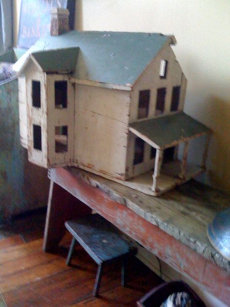 19Th C Early Dollhouse in original Paint. Found  in South Carolina..   ......Rick Maccione-Dollhouse Builder www.dollhousemansions.com Old Doll House, Primitive Houses, Antique Dollhouse, Vintage Dollhouse, Dolls Houses, Doll Quilt, Miniature Houses, Old Dolls, Bad Weather